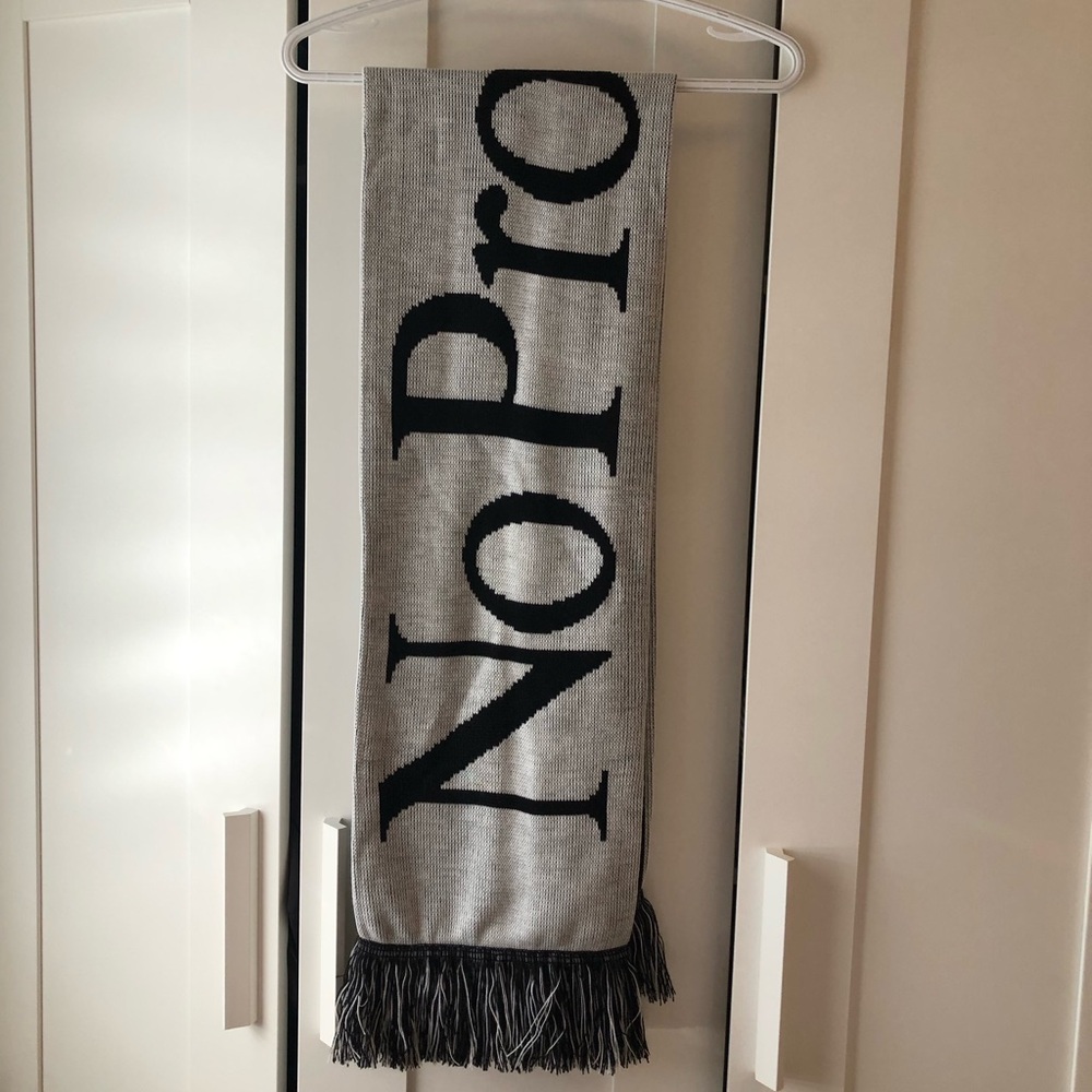 Aries No Problemo Scarf
